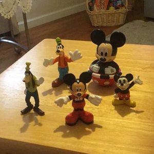 Disney Lot 5 Pluto (2) Mickey Mouse 3 Assorted sizes Preowned